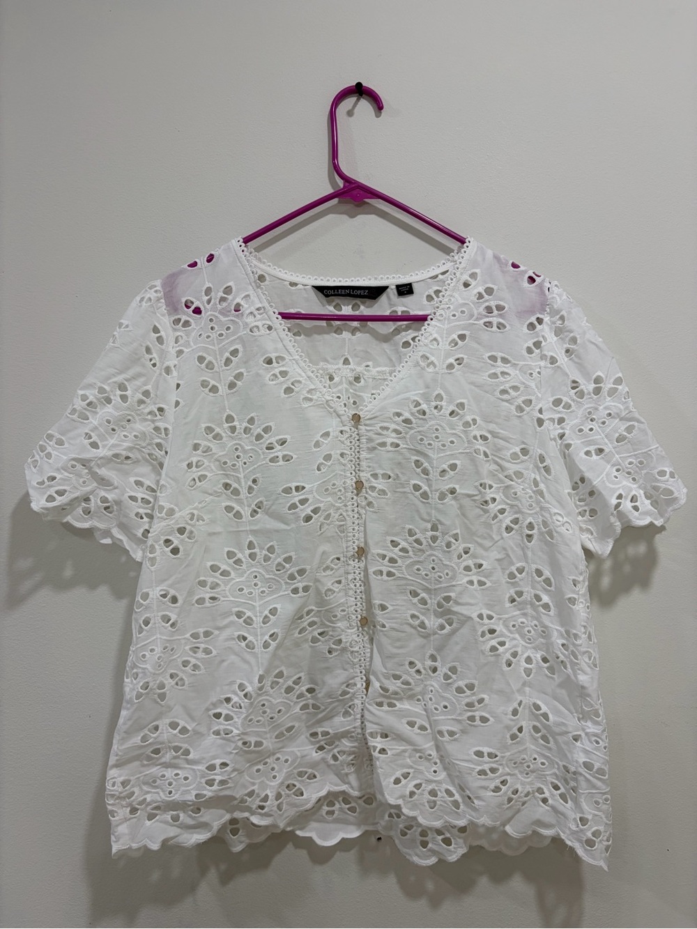 Colleen Lopez White Eyelet Button-Front Blouse